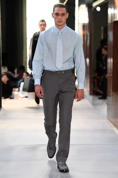 Look 54